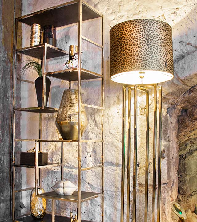 Showroom mit Richmond Regal und Richmond Lampe