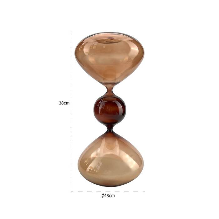 Sanduhr Elba groß in Braun aus hochwertigem Glas und feinem Sand. Ihr schlichtes Design und die warme Farbgebung verleihen jedem Raum einen natürlichen, eleganten Akzent. Ein zeitloses, praktisches Dekorationsstück.