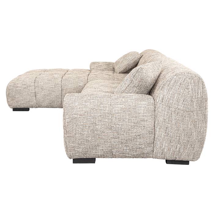 Gerne, hier ist eine ALT-Beschreibung für das Bild:  Das Bild zeigt ein großes, beigefarbenes Ecksofa mit einer Chaiselongue auf der linken Seite. Das Sofa ist mit einem gepolsterten Stoff bezogen, der eine angenehme Haptik und eine moderne Optik bietet.